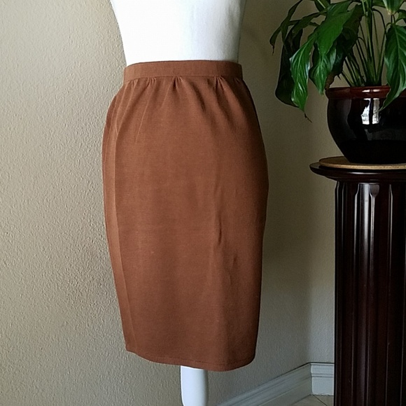 St John by Marie Gray Dresses & Skirts - ST JOHN BROWN KNIT SKIRT